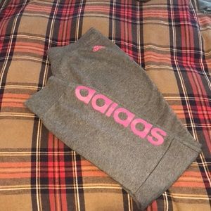 Adidas training pants essentials size Medium